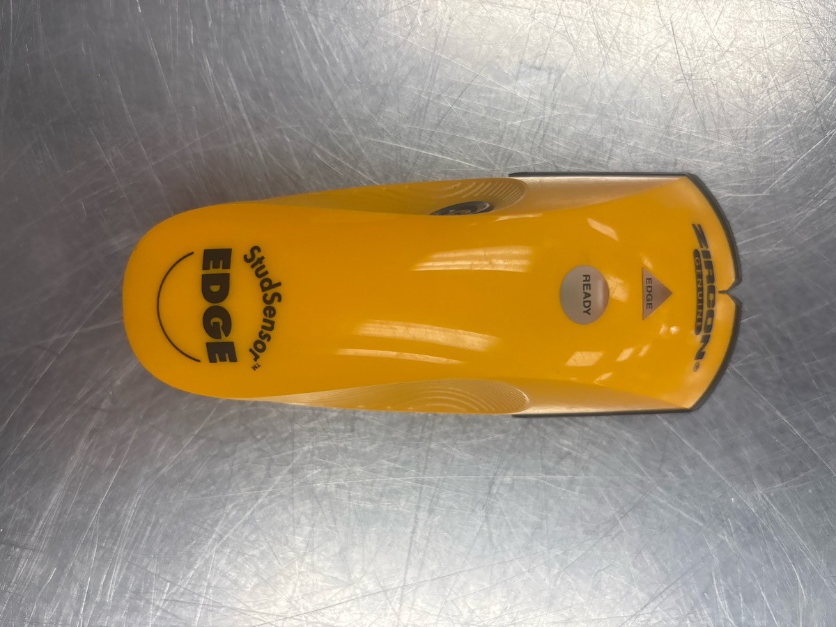 USED ZIRCON STUDSENSOR EDGE STUDFINDER (QUC027165)