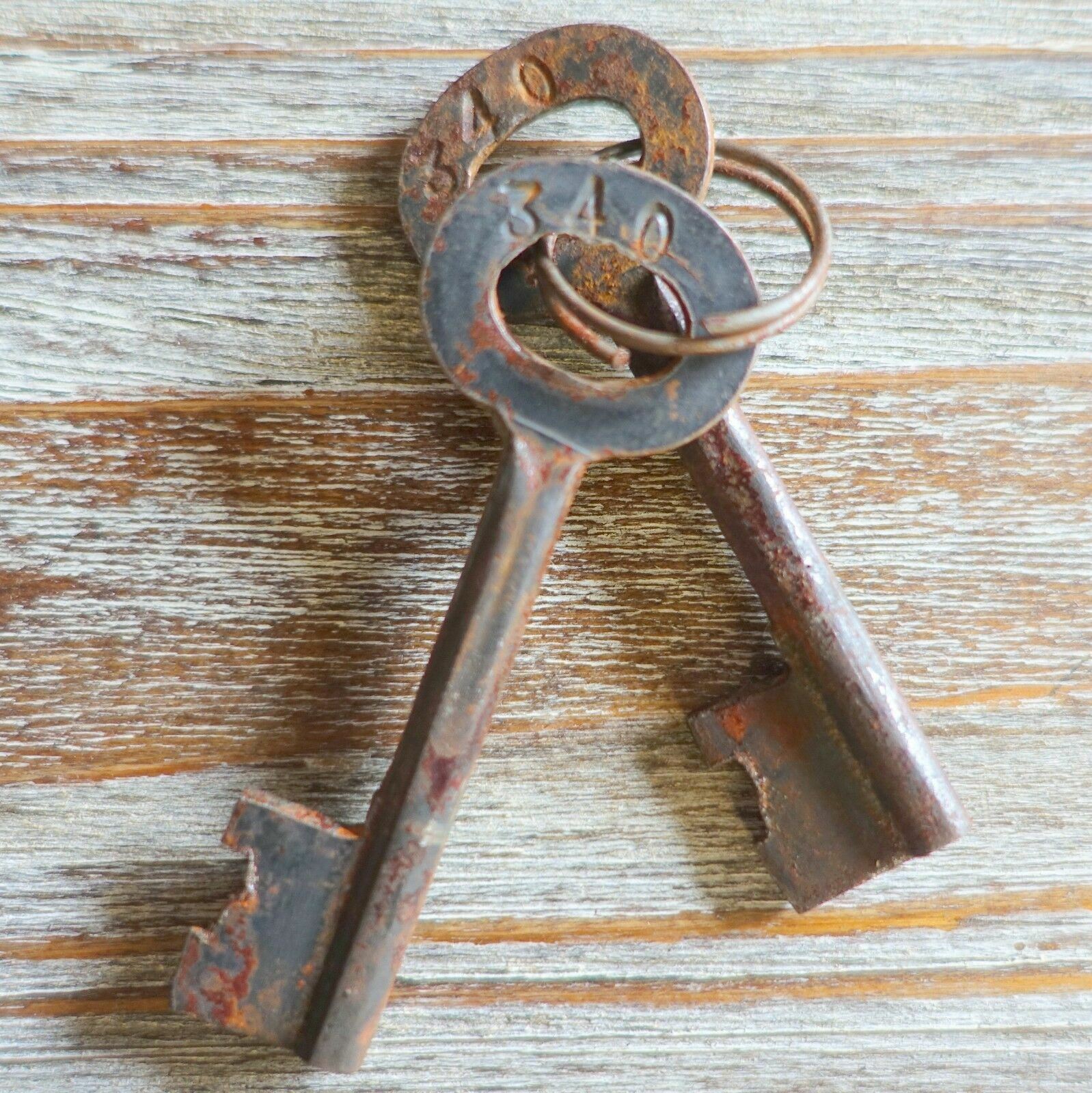 Alcatraz San Francisco Death Row 3″ x 5″ Cast Iron Lock & Keys, Antique Finish