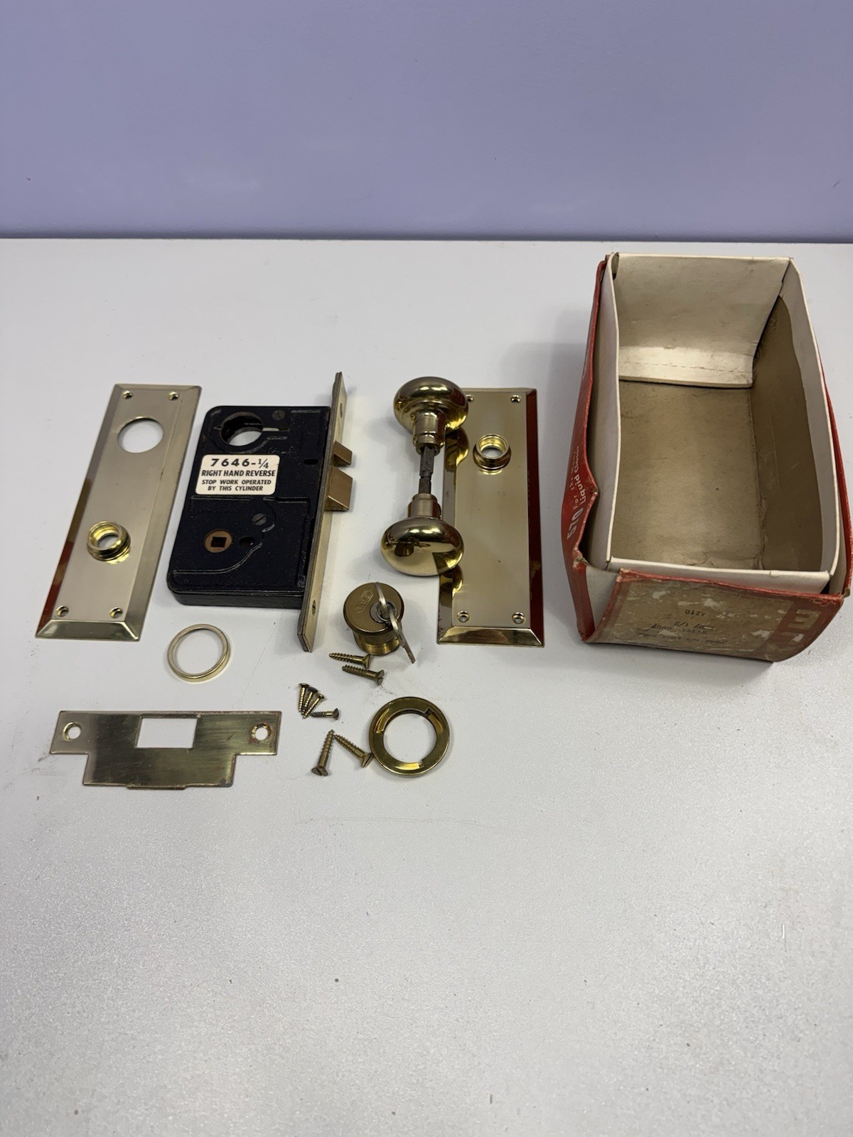 Yale 7646-1/4 Right Hand Reverse Lock Cylinder Mortise Vintage Door Knob Keys