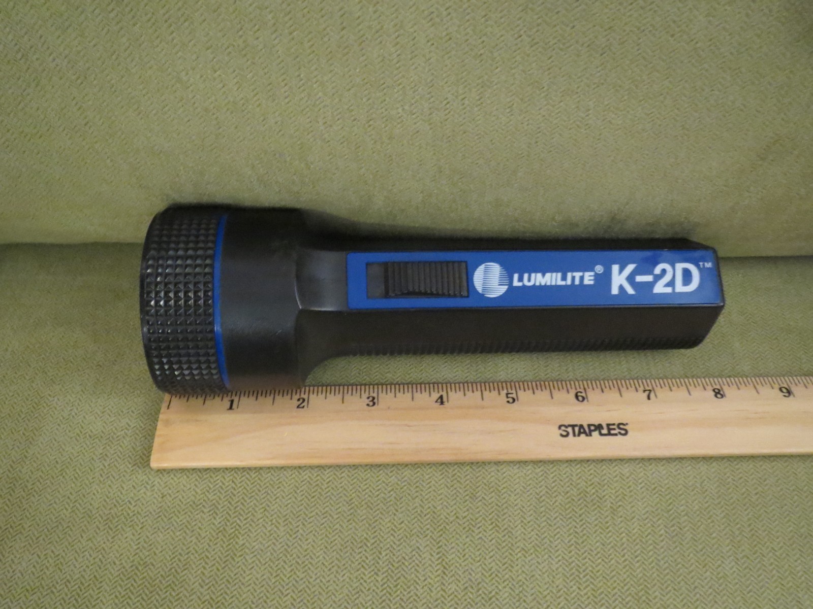 Lumilite K-2D 2-D Cell Flashlight, Black and Blue