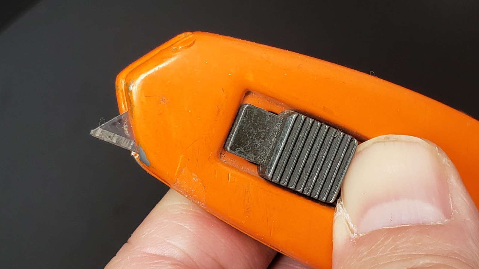 HYDE Orange Spring Assisted Retractable Utility Knife, Box Cutter, 3 Blades