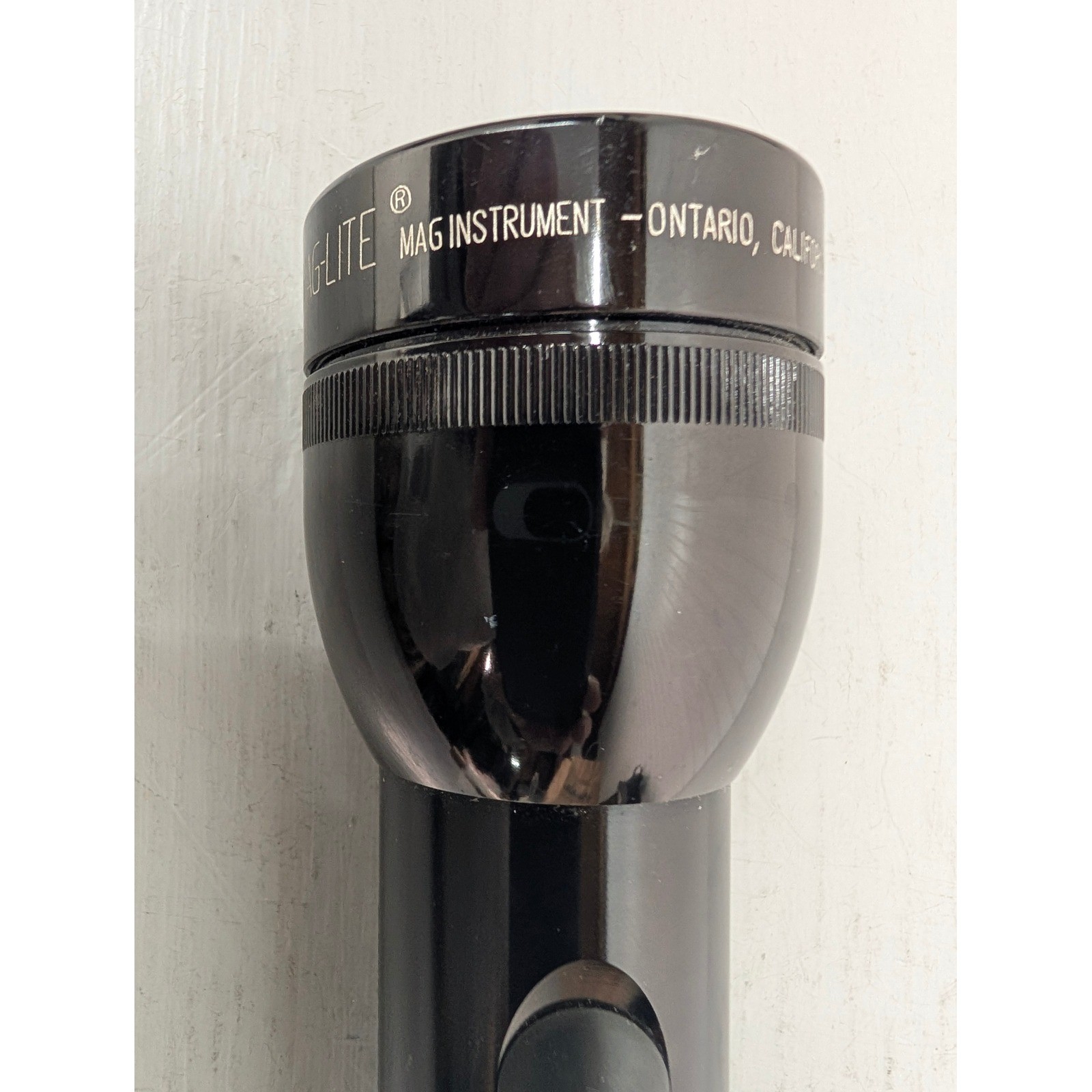 Mag Lite Mag Instrument Black Metal Flashlight Ontario California USA 11″