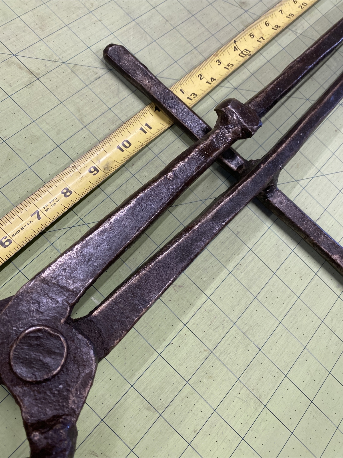 Huge Vintage Blacksmith Tongs 11 Lbs lbs (p140
