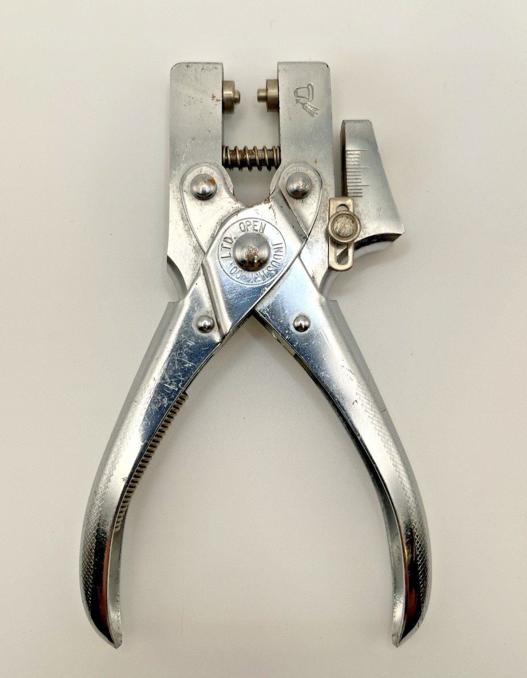 Vintage Open Co. Combined Eyelet Punch and Grommet Pliers 200+ Grommets