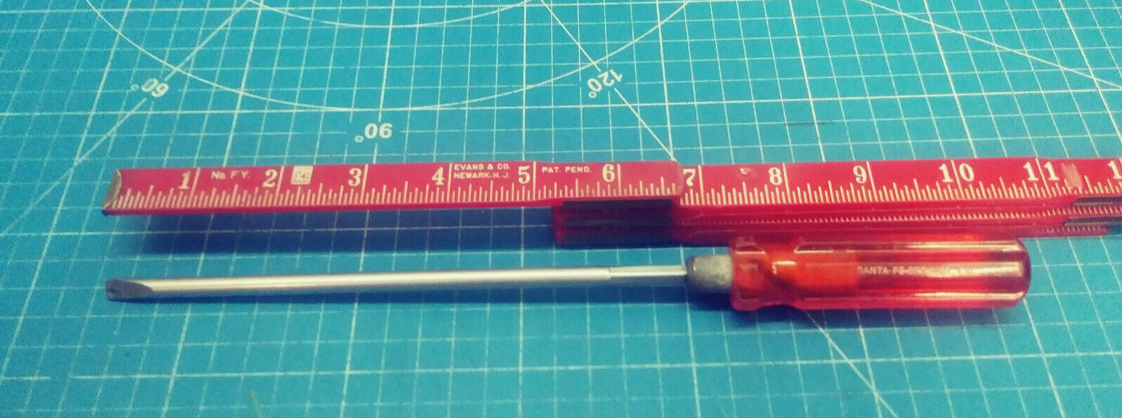 Vintage RARE – Hunter 1/4″ x 10″ “Magic Tip” RED Screw Holding Screwdriver