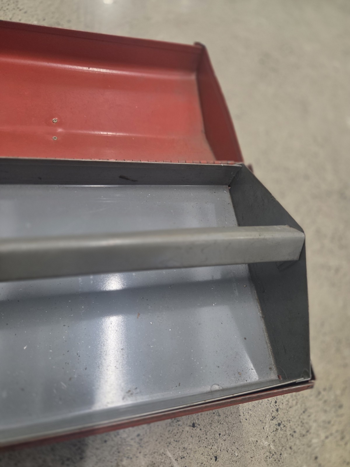 Vintage Clean Red Metal Tool Box 19” w/ Tray, Lock And Key Portable Storage Case