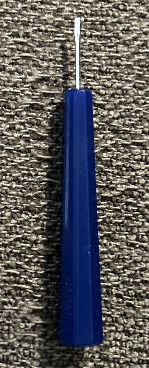 Vintage SEIKO Watchmaker/Jeweler Miniature 2.75″ Blue Flathead Screwdriver
