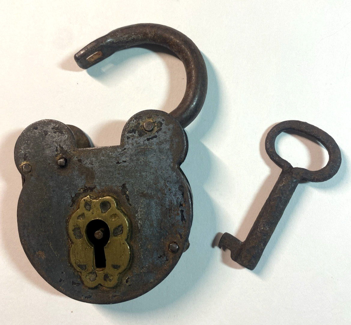 Antique Smokehouse Padlock W/ Key brass, steel, iron 2.5″ X 3.5″ (doesn’t lock)