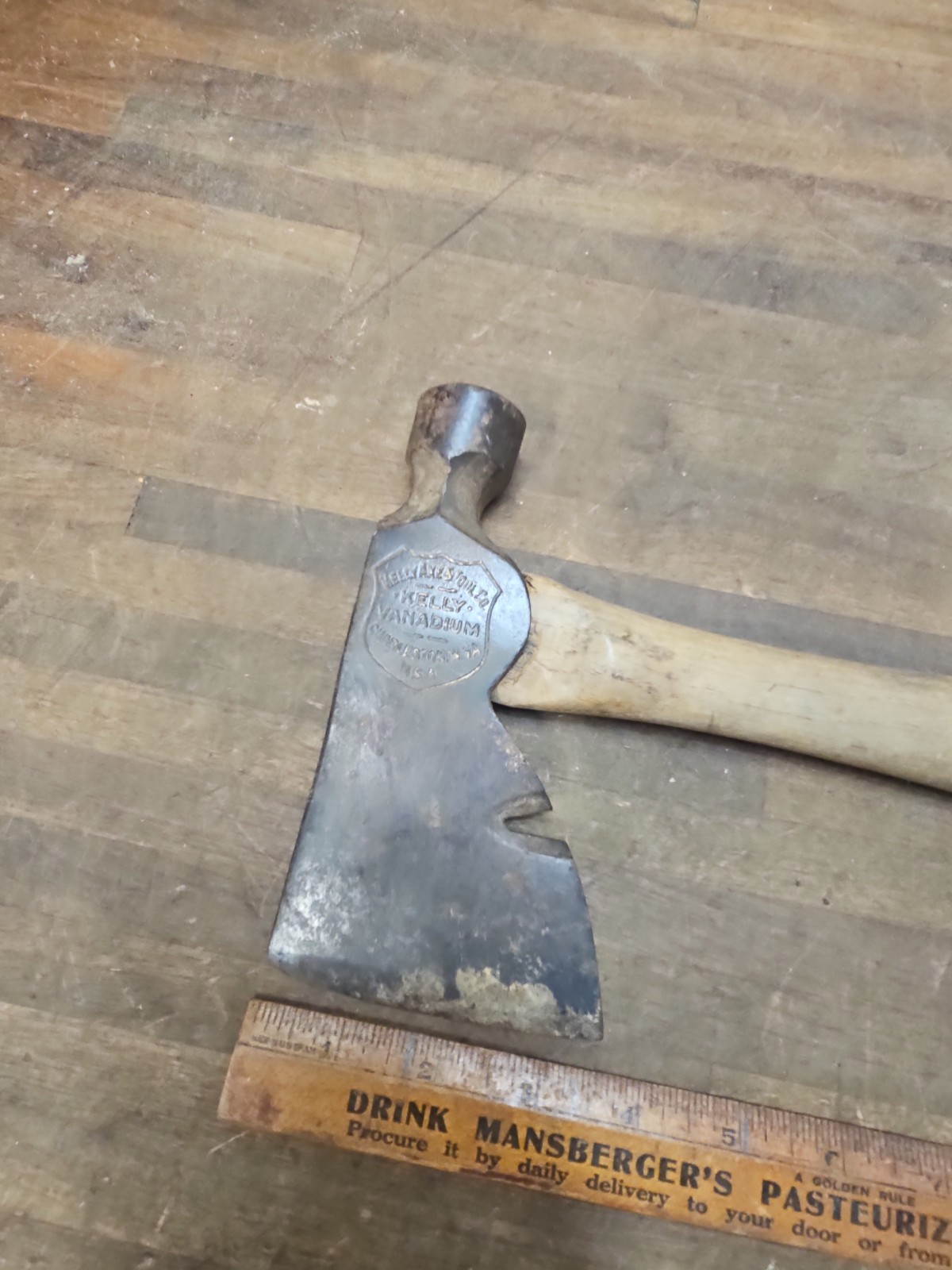 D59- Vintage KELLY AXE & TOOL CO. Vanadium Embossed Carpenter’s Hatchet