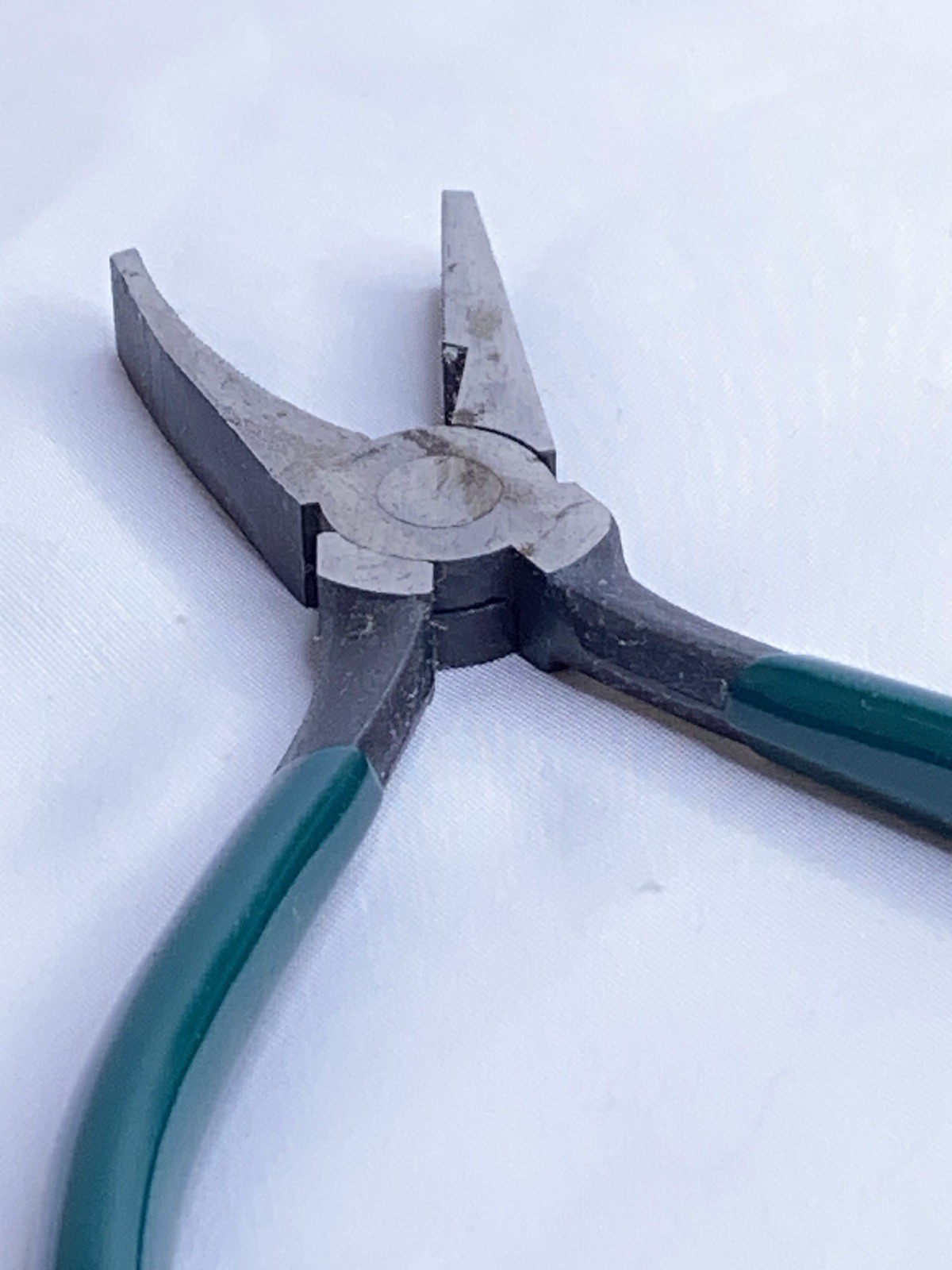 Vintage Curved Jaw Diamond Tools & Horseshoe Co. Glass Breaking Pliers GC6
