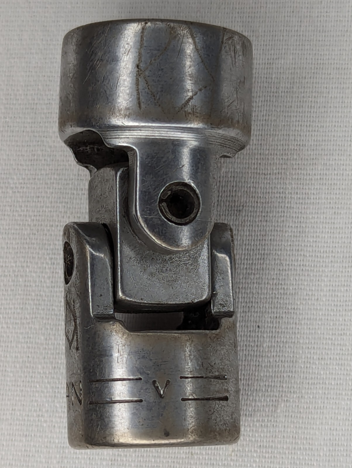 Vintage 5/8″ SAE 3/8″ Drive 12 Point Jointed Socket V Made in USA
