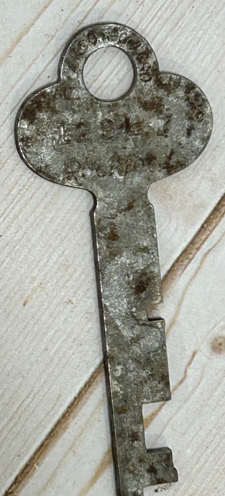 Lot of 8 Vintage Flat Skeleton Keys~L.L. Bates, Standard Electric, Everlasting +