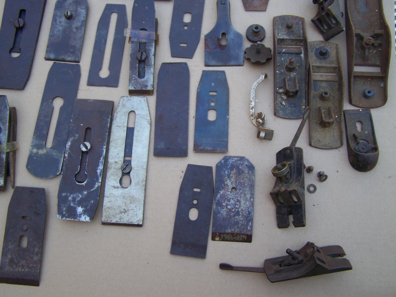 Large Lot of Vintage HAND PLANE IRONS and CHIP BREAKERS -others, parts antique