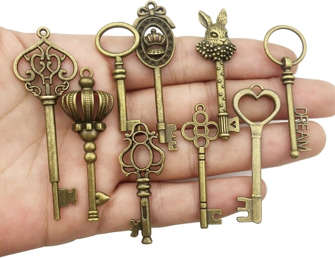Versatile Vintage Skeleton Key Set – 46 Bronze Charms for Creative DIY Lovers