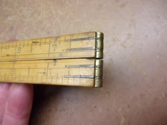 Vintage Unbranded No. 10 Wood & Brass 24″ Folding Carpenters Ruler Good Cond.