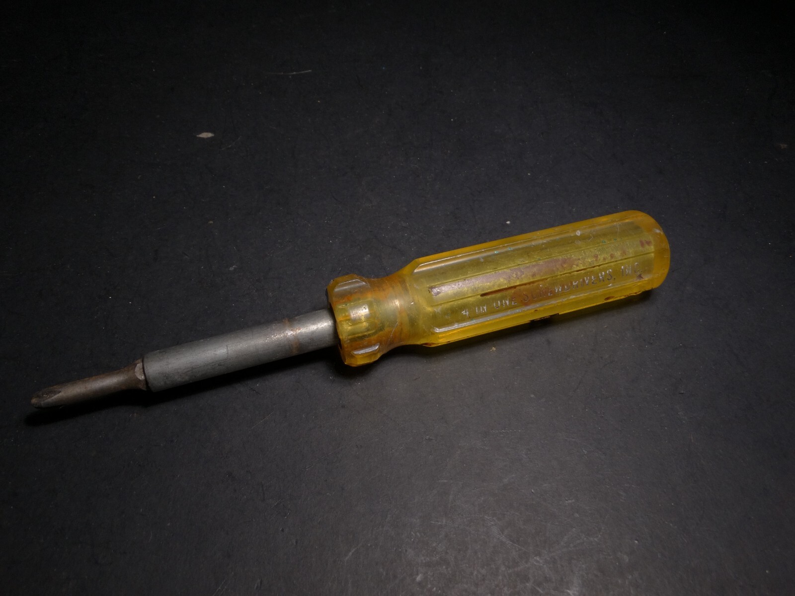 (K) VINTAGE JAMESTOWN NY 4 IN 1 SCREWDRIVER – Yellow Acetate – MADE IN USA
