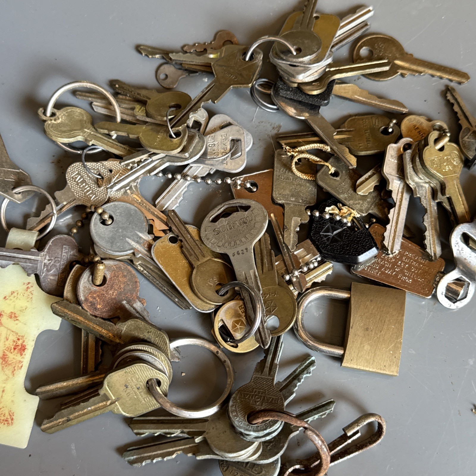 Lot Vintage Keys Random Cut House Car Auto Cabinet Padlock Misc