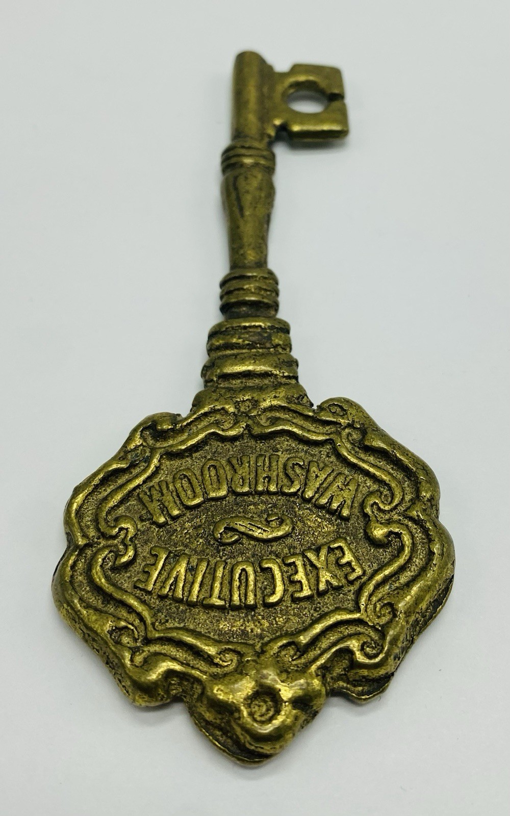 EXECUTIVE WASHROOM ANTIQUE SOLD BRASS ORNAMENTAL KEY
