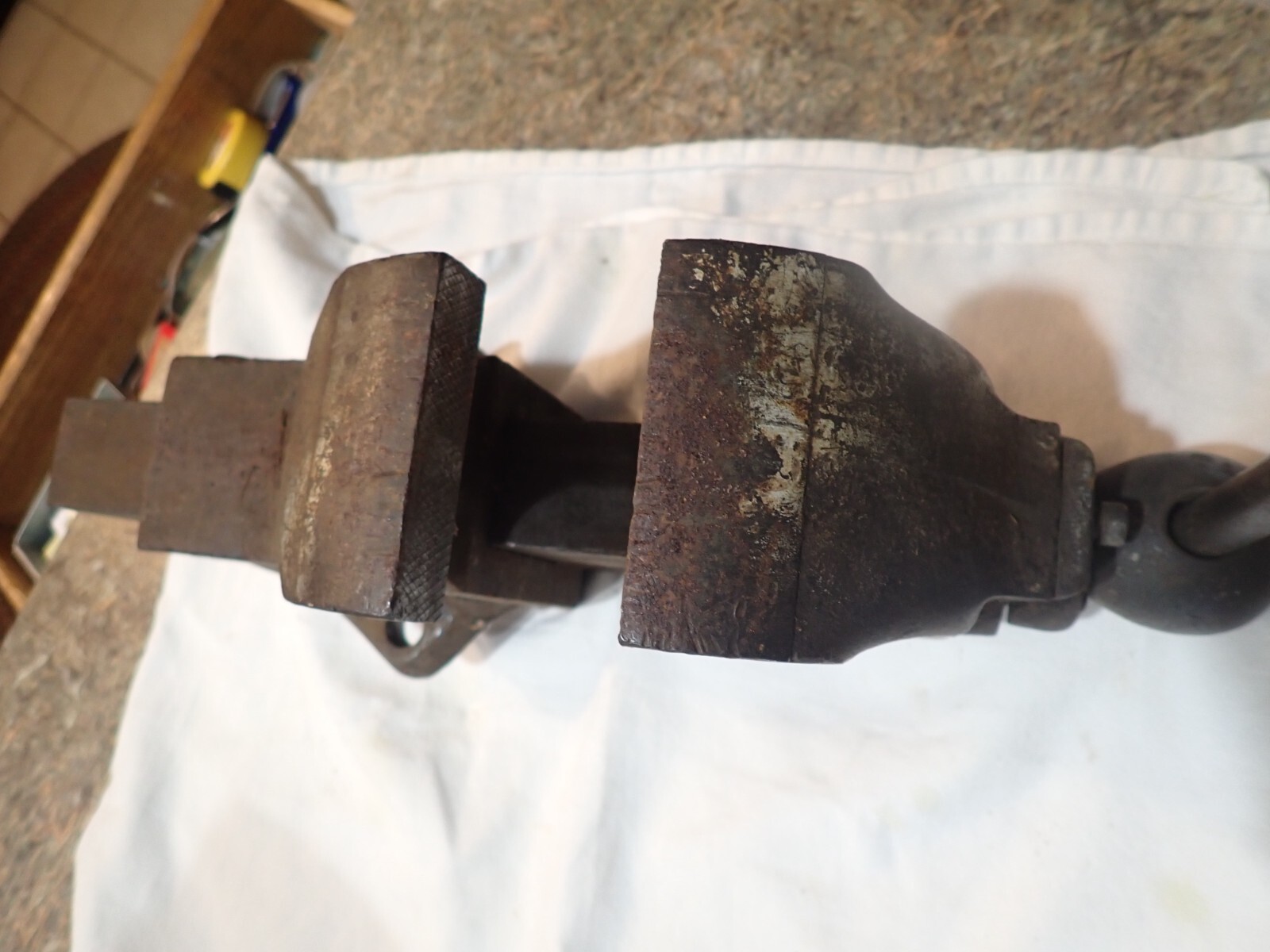Antique C. Parker, Meriden CT – No. 3 OX bench vise 3.25″ jaws Chase Parker