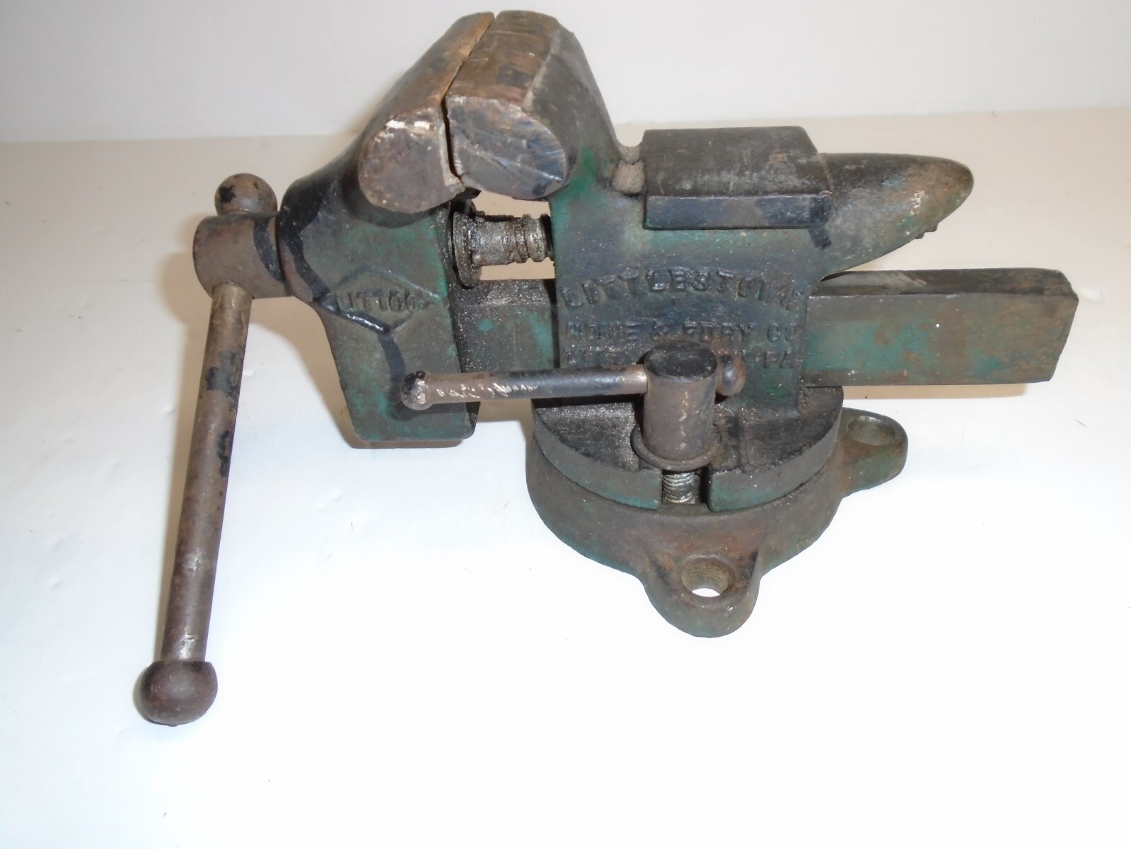 Antique “LITTCO” 3 1/2″ BENCH VISE #112 – SWIVEL BASE – Marked Littlestown, P.A.