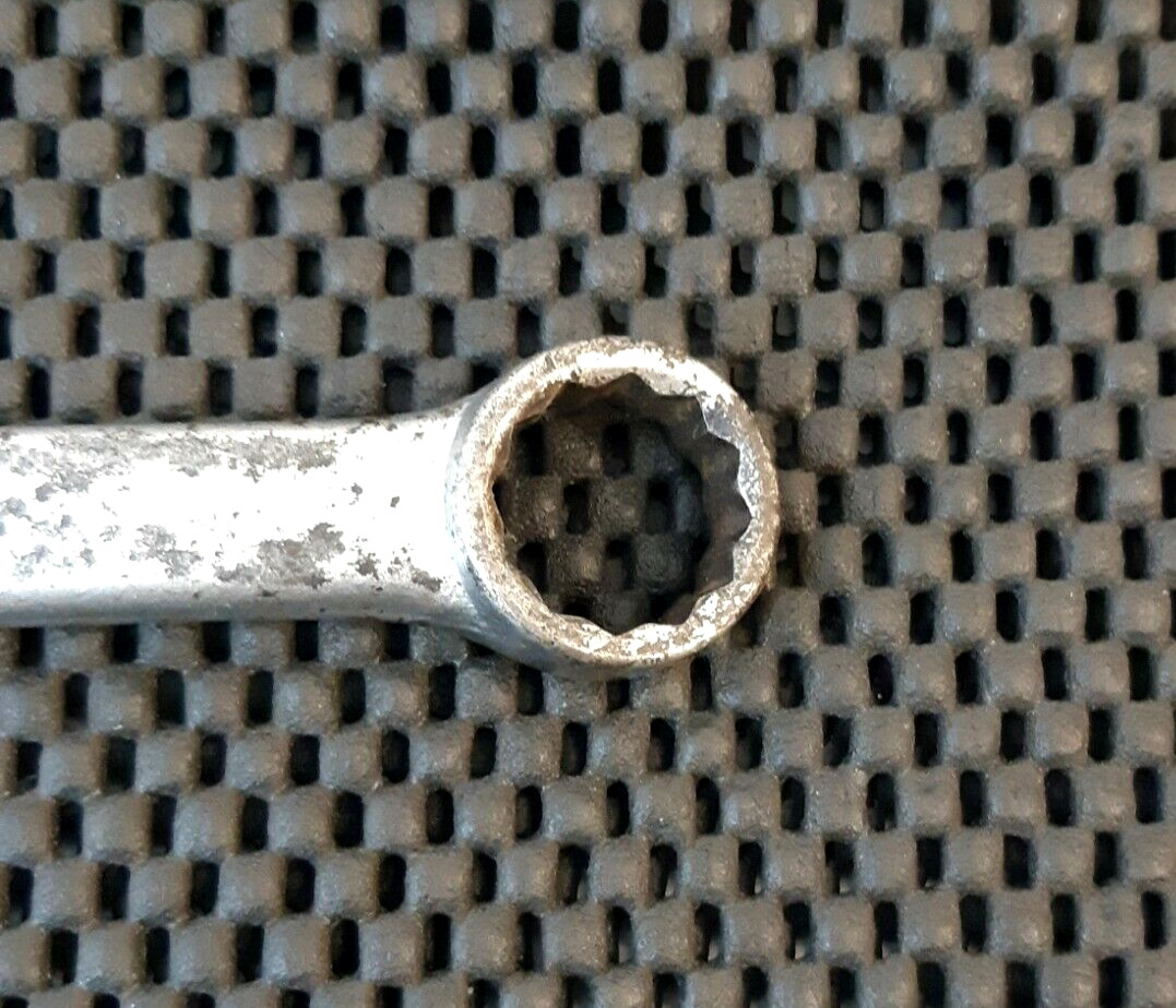 Vintage P&C 5/8″ x 11/16″ Box End Wrench 2522 USA 12 Point 9 1/2″ Long