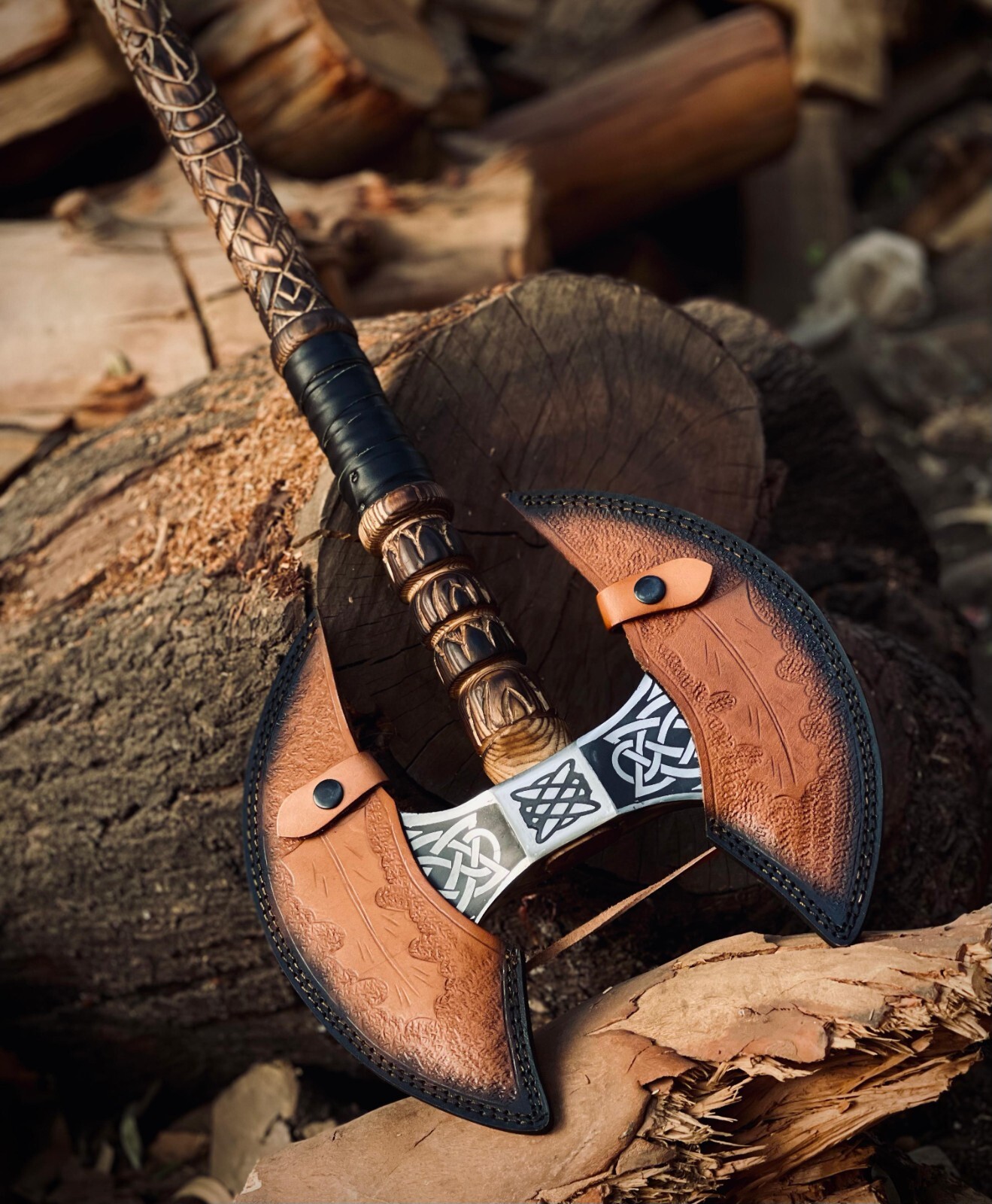 Double-Sided Axe 38 – High Carbon Steel Blade, Ash Wood Handle, Original Leather