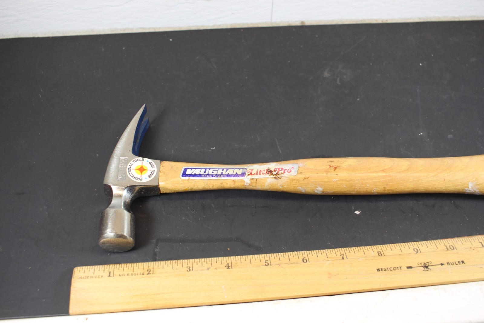 Vaughn 10oz. No.9 Claw hammer USA