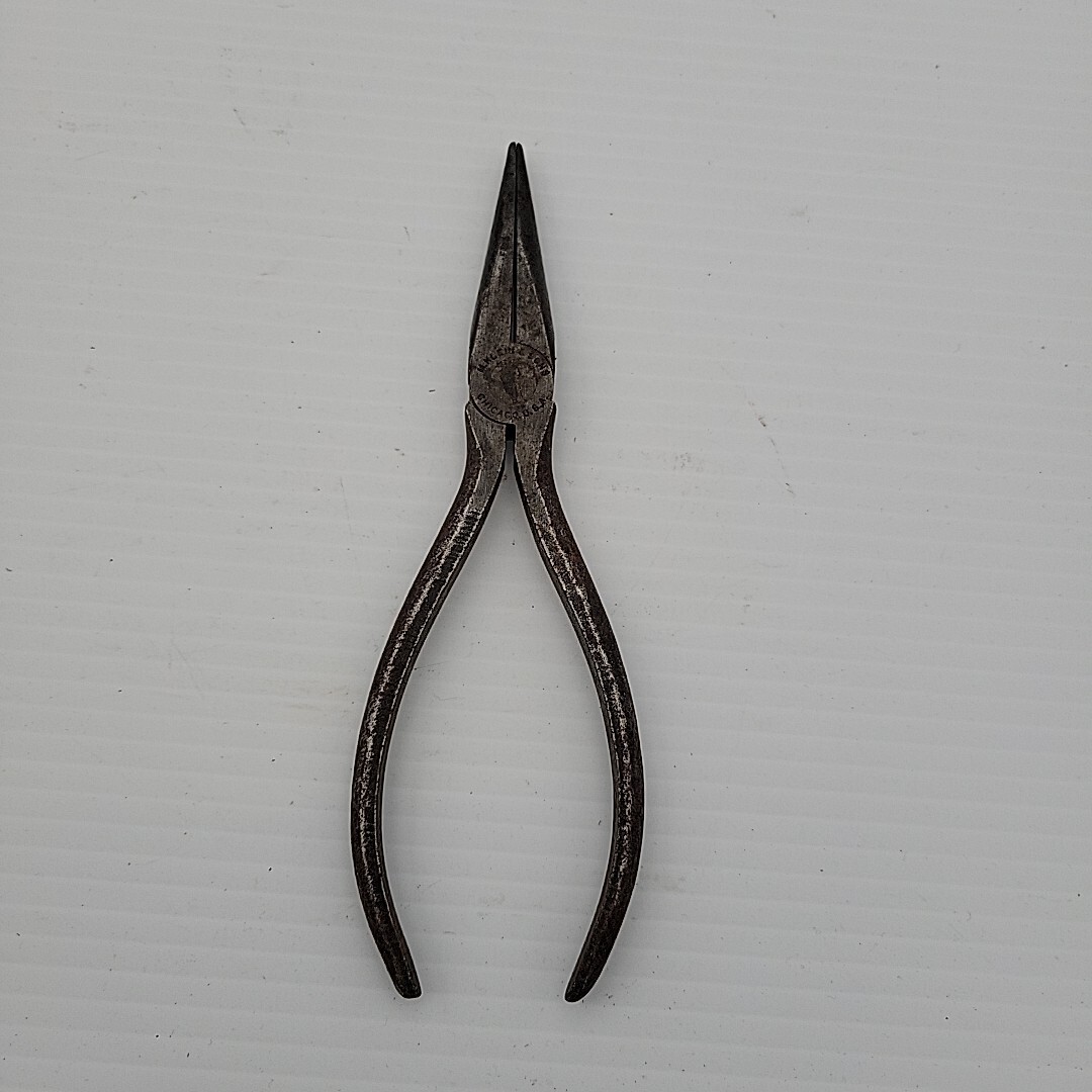 VINTAGE M. KLEIN & SONS # 303-6, 6.5″ NEEDLE NOSE PLIERS RED GRIP CHICAGO, USA