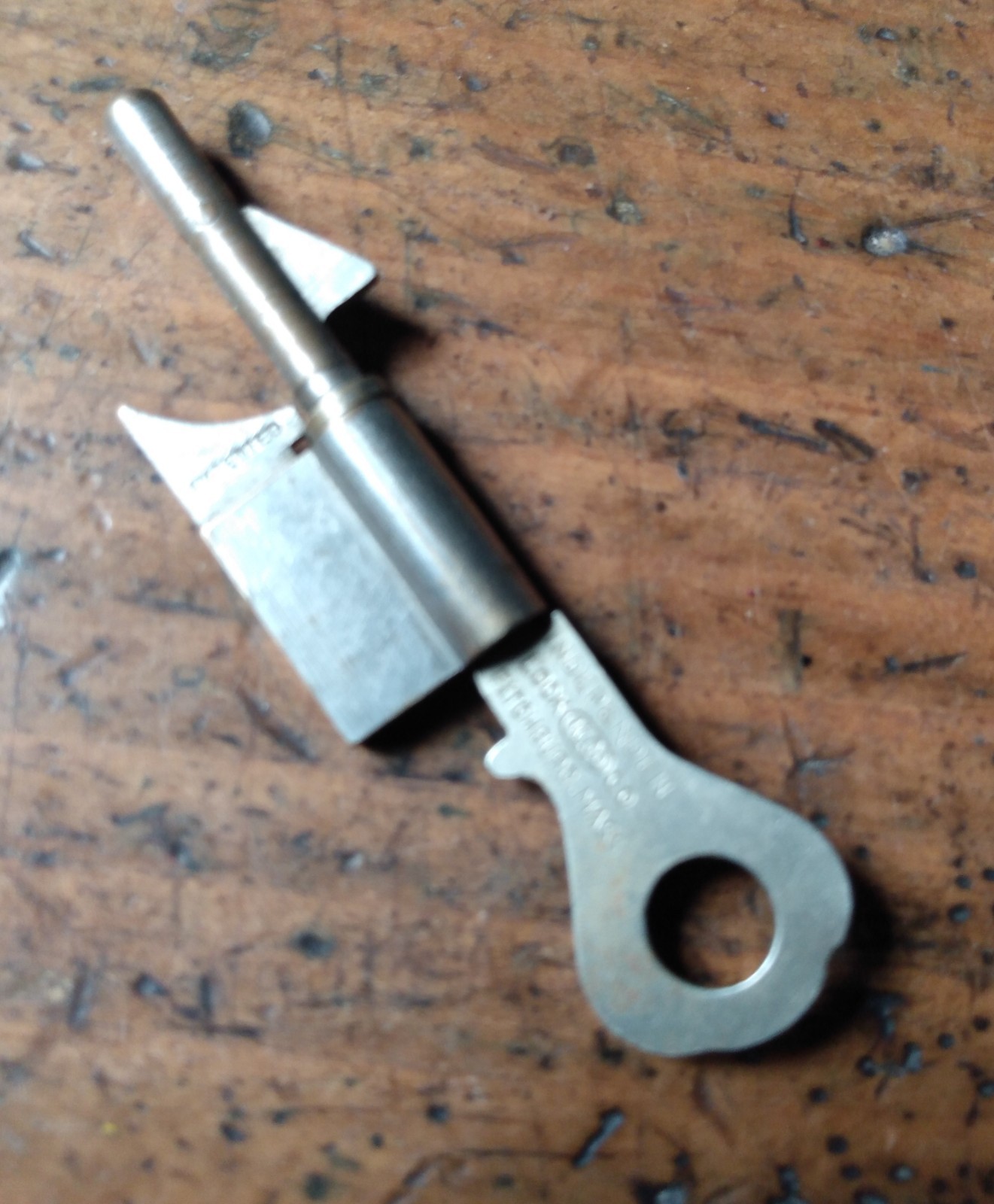 KEYHOLE LOCK WITH KEY, Independent Lock company