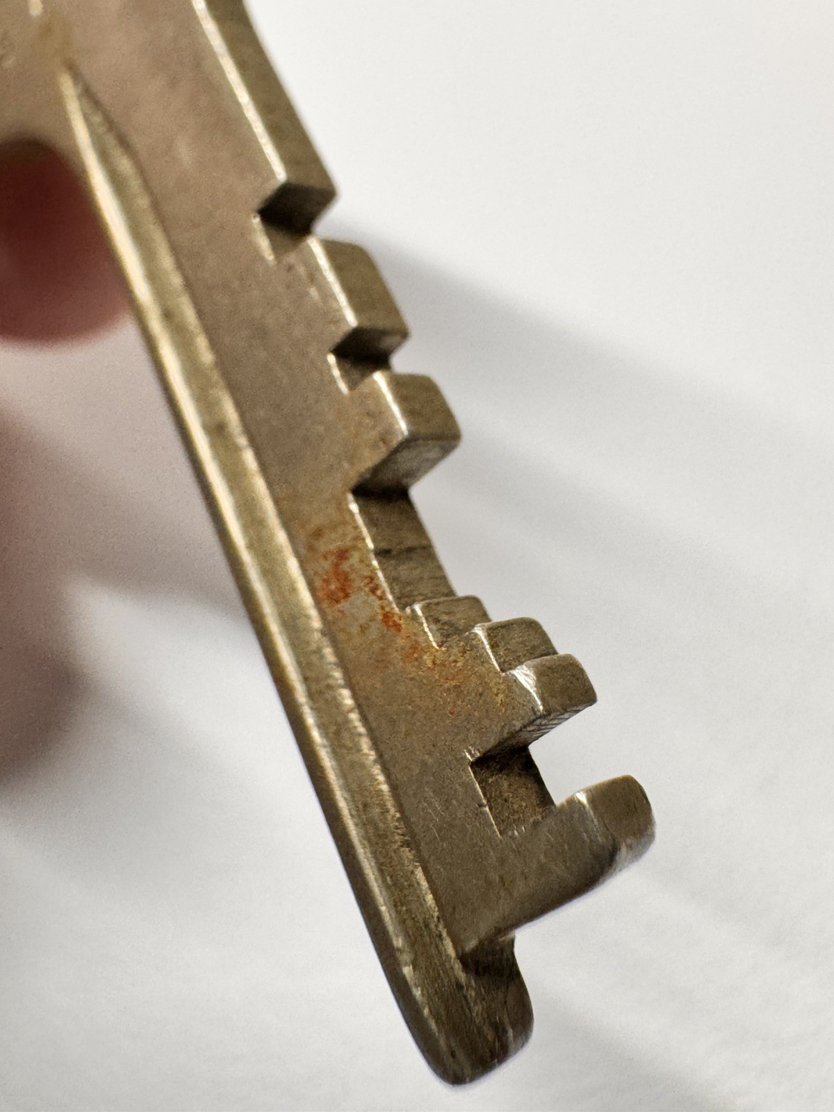 🌿 🗝️ Vintage Old Thick Flat Brass Yale & Towne Key # 4 A 3244