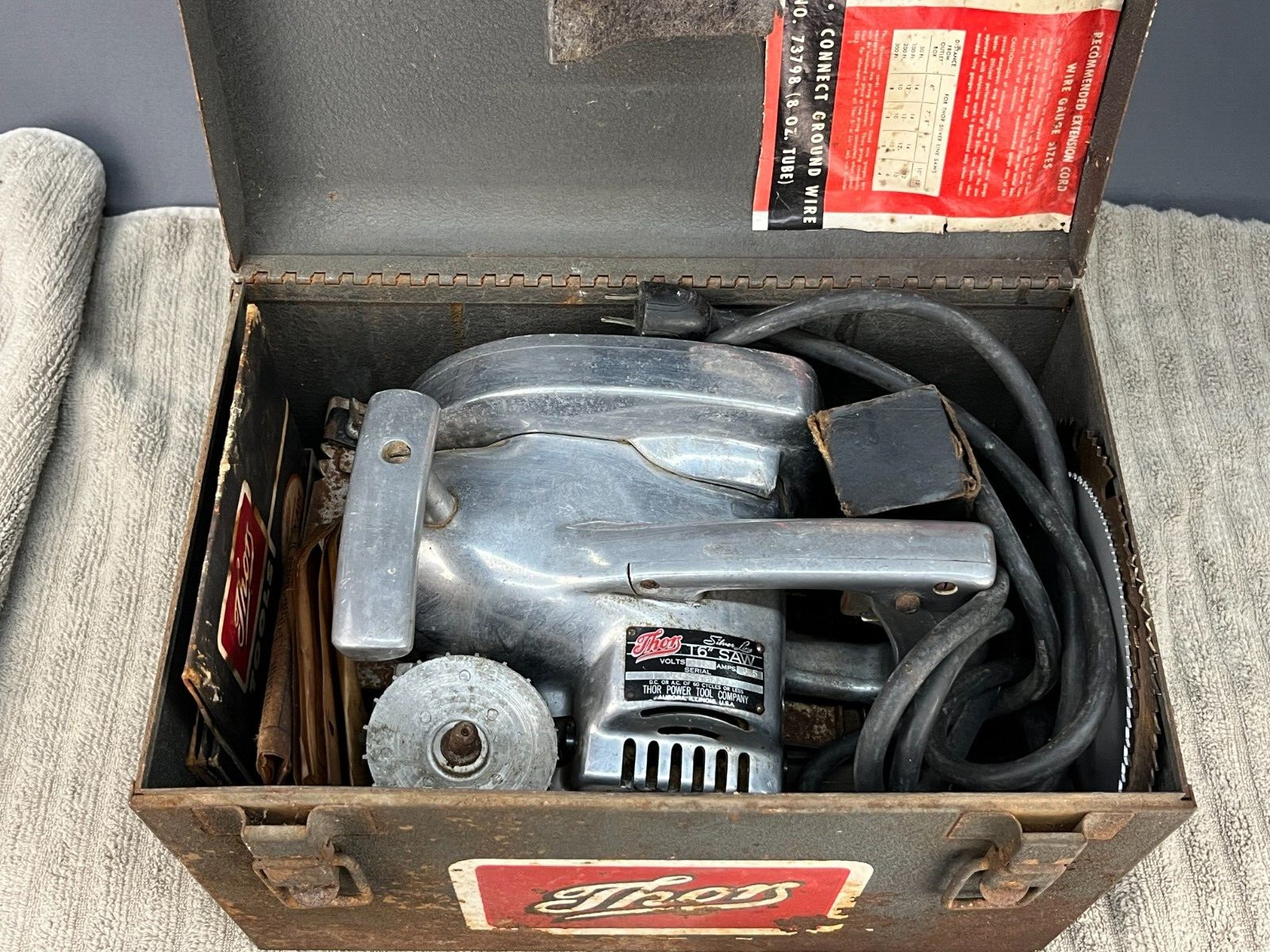 RARE Vintage Thor 6″ Speed Saw 6.5 Amp with Case + Attachments; MOD Mid Century