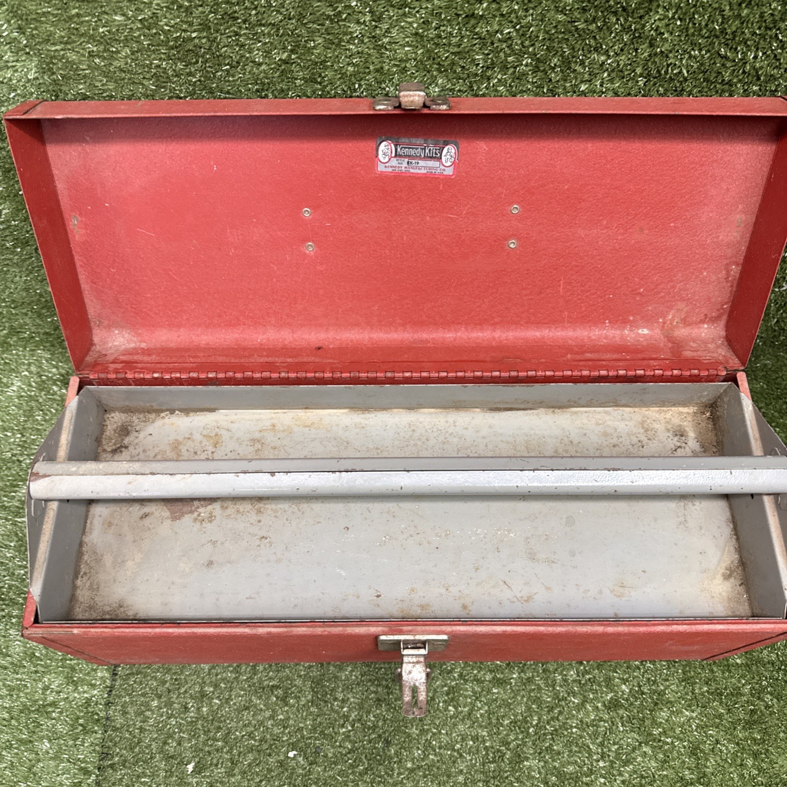 Kennedy Tool Box – Red Used Heavy Duty Tool Box with Tray – Kennedy Toolbox Tool