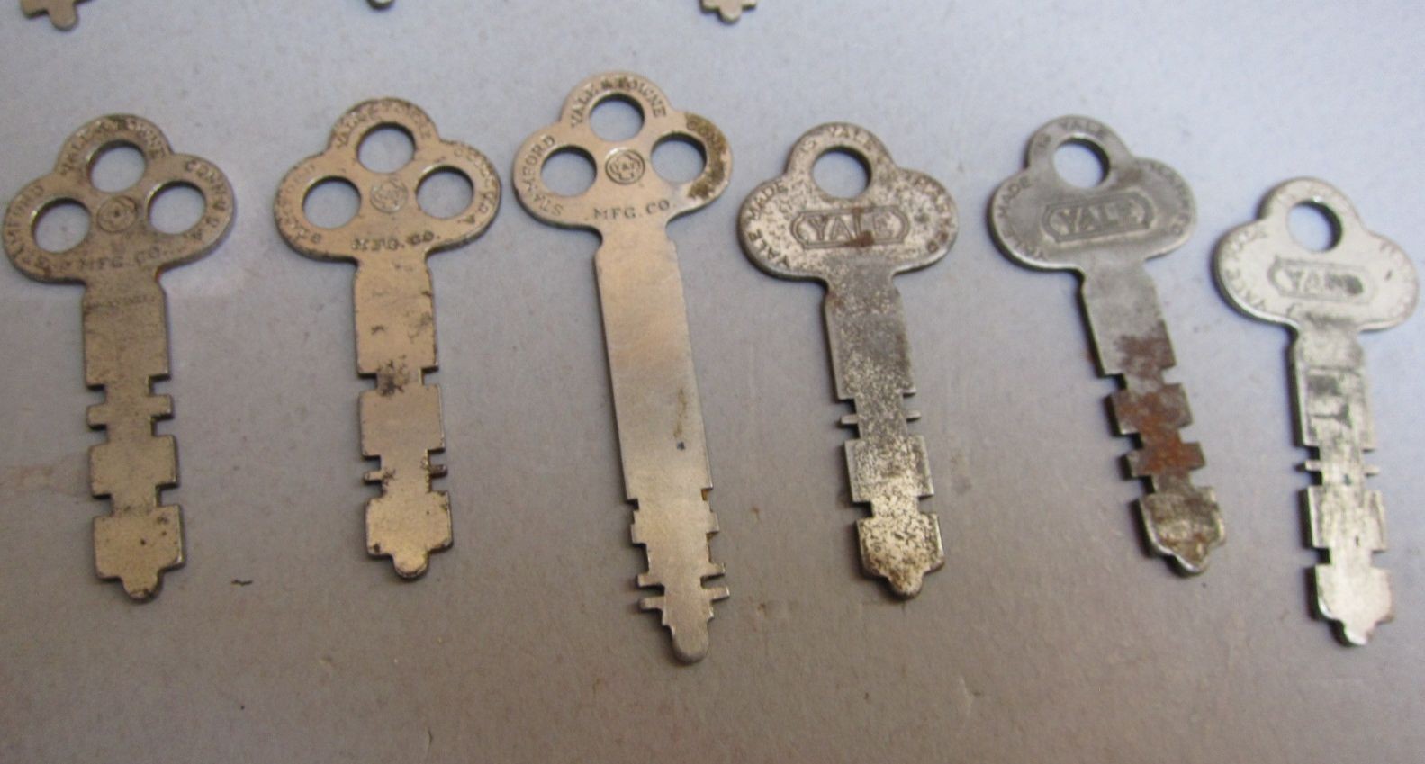 Vintage Flat Steel Key Lot of 56 Old Padlock Keys- Lot G