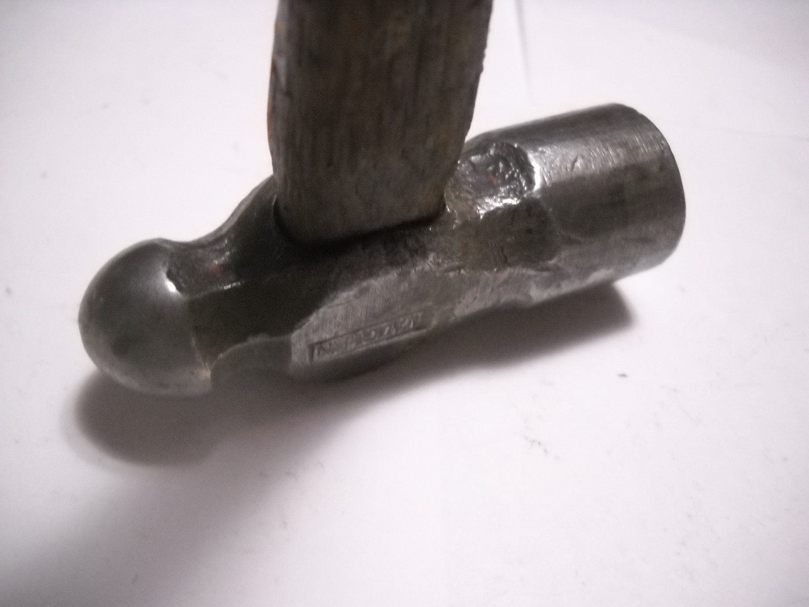 Vintage 4 oz Vaughan USA Made 10 3/8″ Ball Peen Hammer W/Original Handle