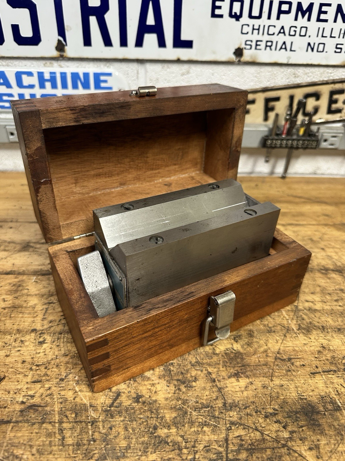 Brown & Sharpe #750D Magnetic V-Block Machinist Tool