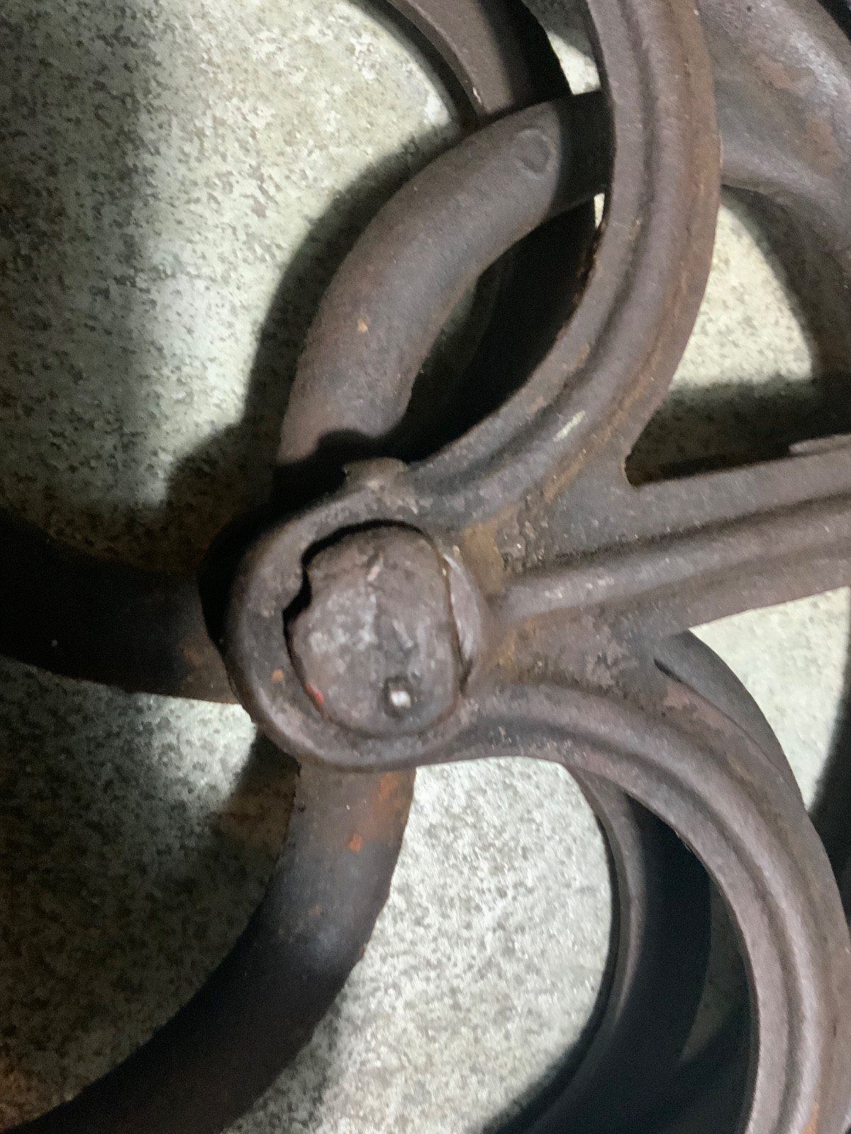 Antique Cast Iron Well Pulley – Industrial Steampunk Decor 13.5″ T