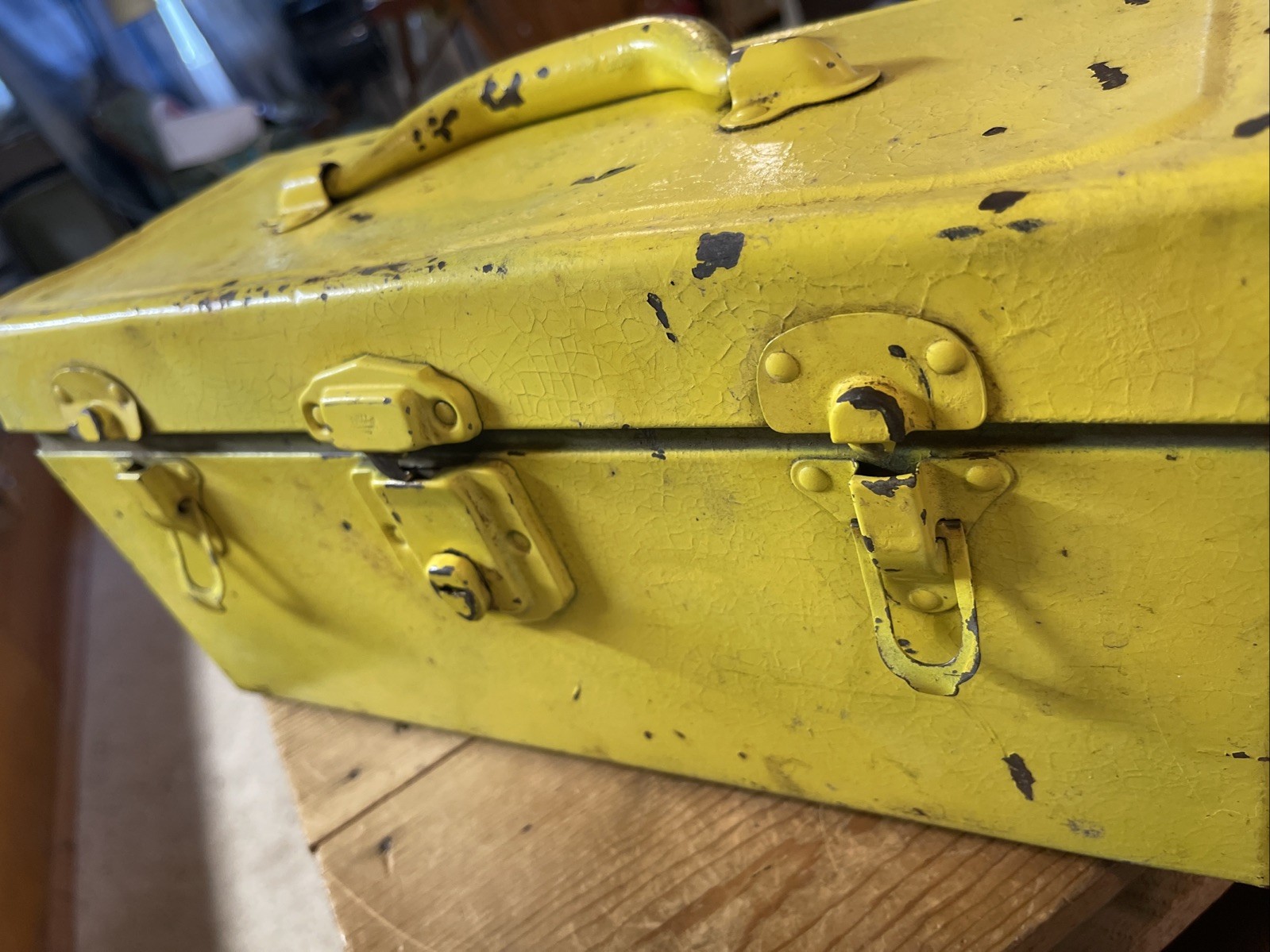 Vintage 1940’S S-K Yellow Metal Tool Tackle Box W/ Cantilever Tray Chippy Heavy