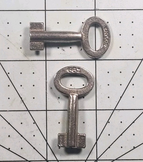 Vintage Taylor 661 NOS Double Hollow Barrel Skeleton Key