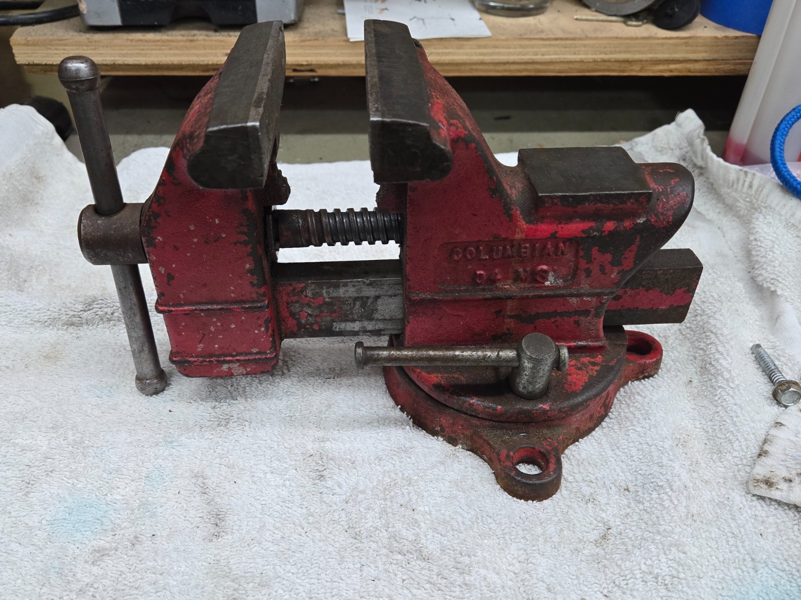 Vintage COLUMBIAN 04 M3 Swivel Base Bench Vise Pipe Jaws Anvil 43 1/2 3A