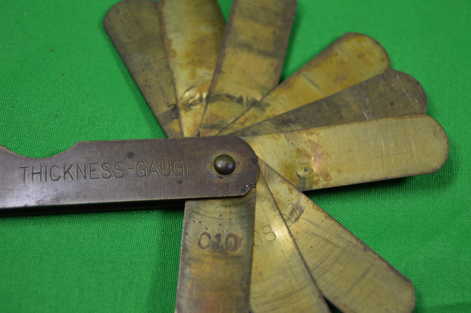 Vintage Brass Thickness Filler Gauge 9 Sizes R13