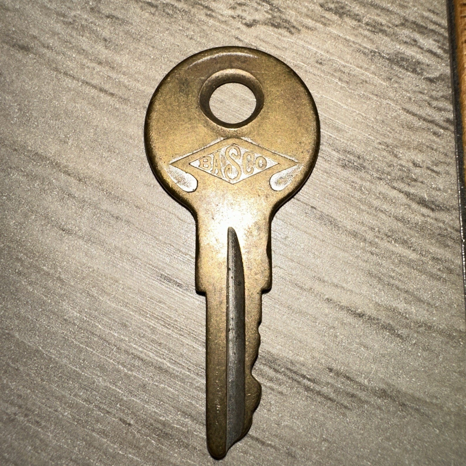 Antique Briggs & Stratton Key Brass BASCO #HM216￼
