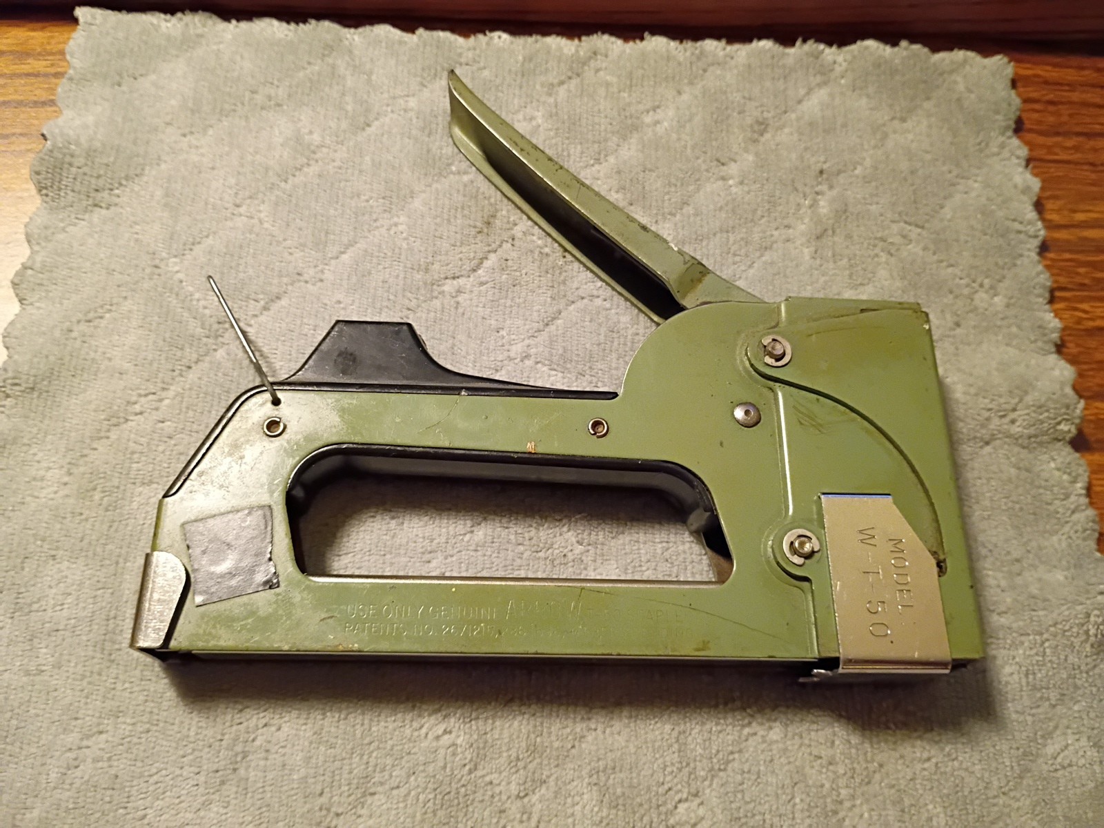 Vintage Arrow Fasteners Corp. T-55 Staple Gun In Green Made In Brooklyn NY USA