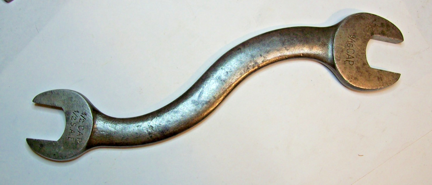 Billings & Spencer #2025 S curved wrench, 13/16×25/32 (9/16 cap x 1/2 cap /SAE)
