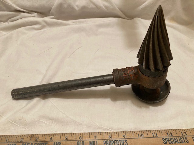 Vintage Armstrong Bridgeport 2″ Spiral Ratcheting Pipe Reamer W/ HANDLE