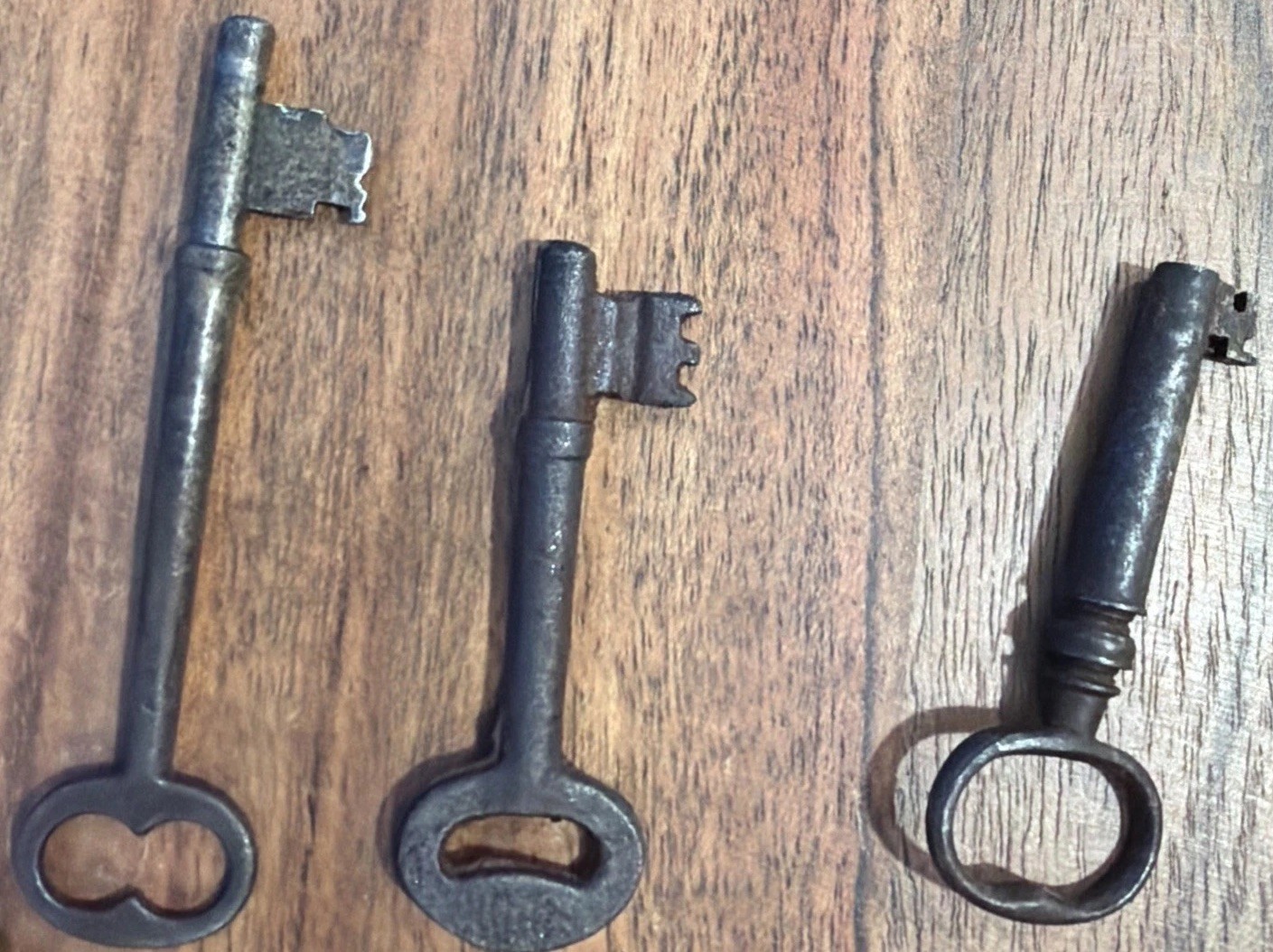 Lot of 12 Various Ramdonized Antique/Vintage Skeleton Type Keys Crafts/Steampunk