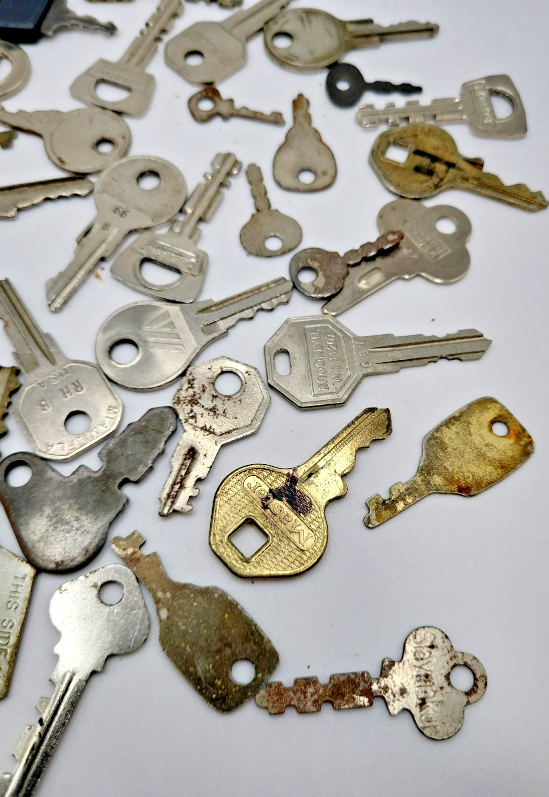 Vintage Odd Keys Over 40 Small And Odd Shaped Crafts Display Crafts Steampunk