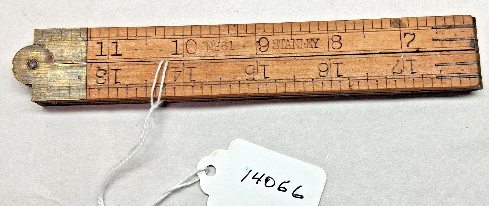 Rule, STANLEY Vintage Woodworker’s No. 61 Boxwood 24″ Folding Rule, USA
