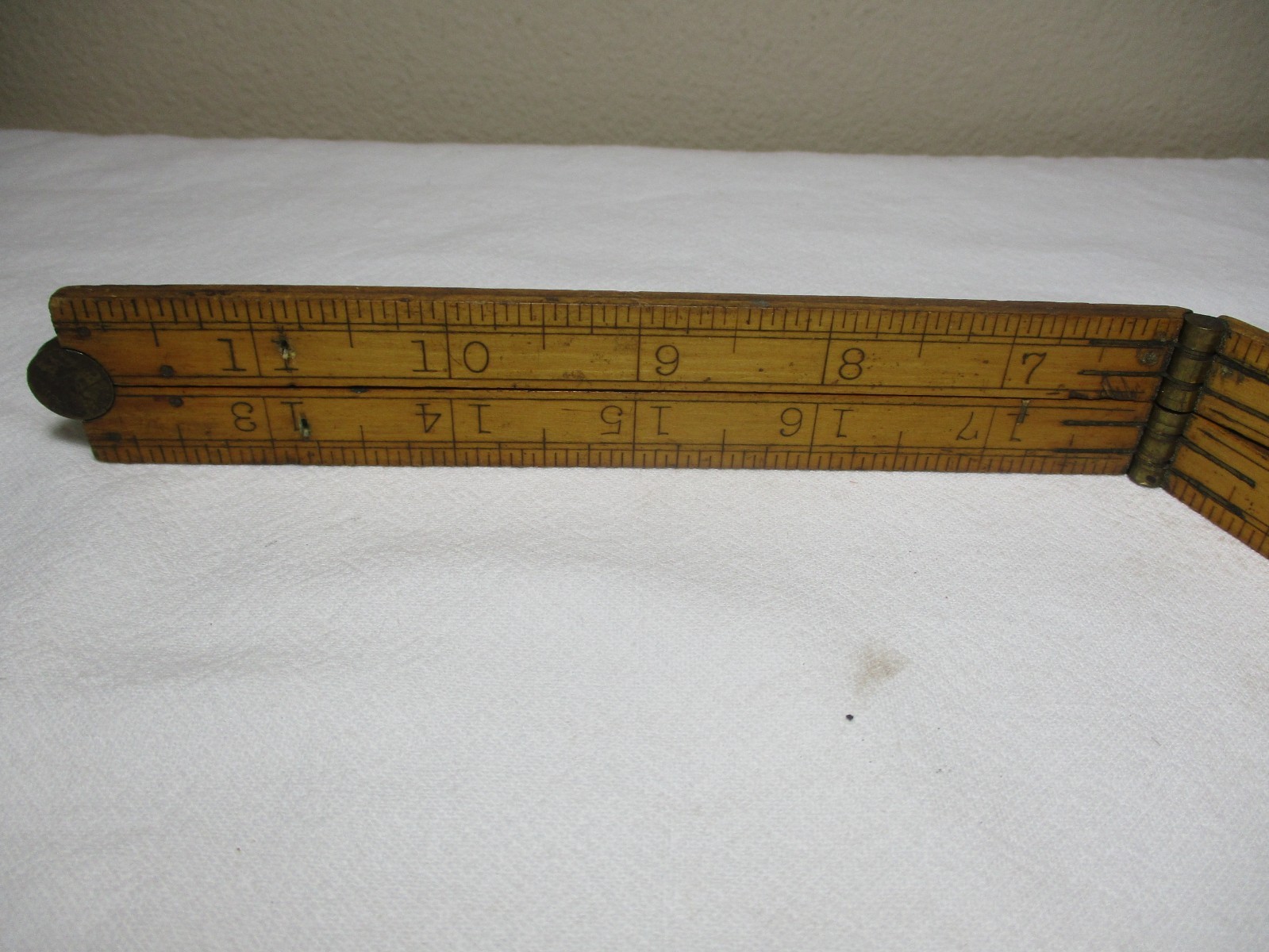 ANTIQUE UPSON NUT Co. No. 68 BRASS BOUND FOLDING RULE 24″