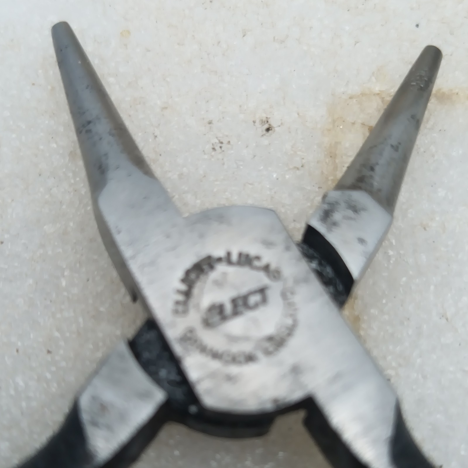 Vintage Elliott Lucas Elect 4 1/4″ Round Nose Pliers Wire Bending Forming Tool