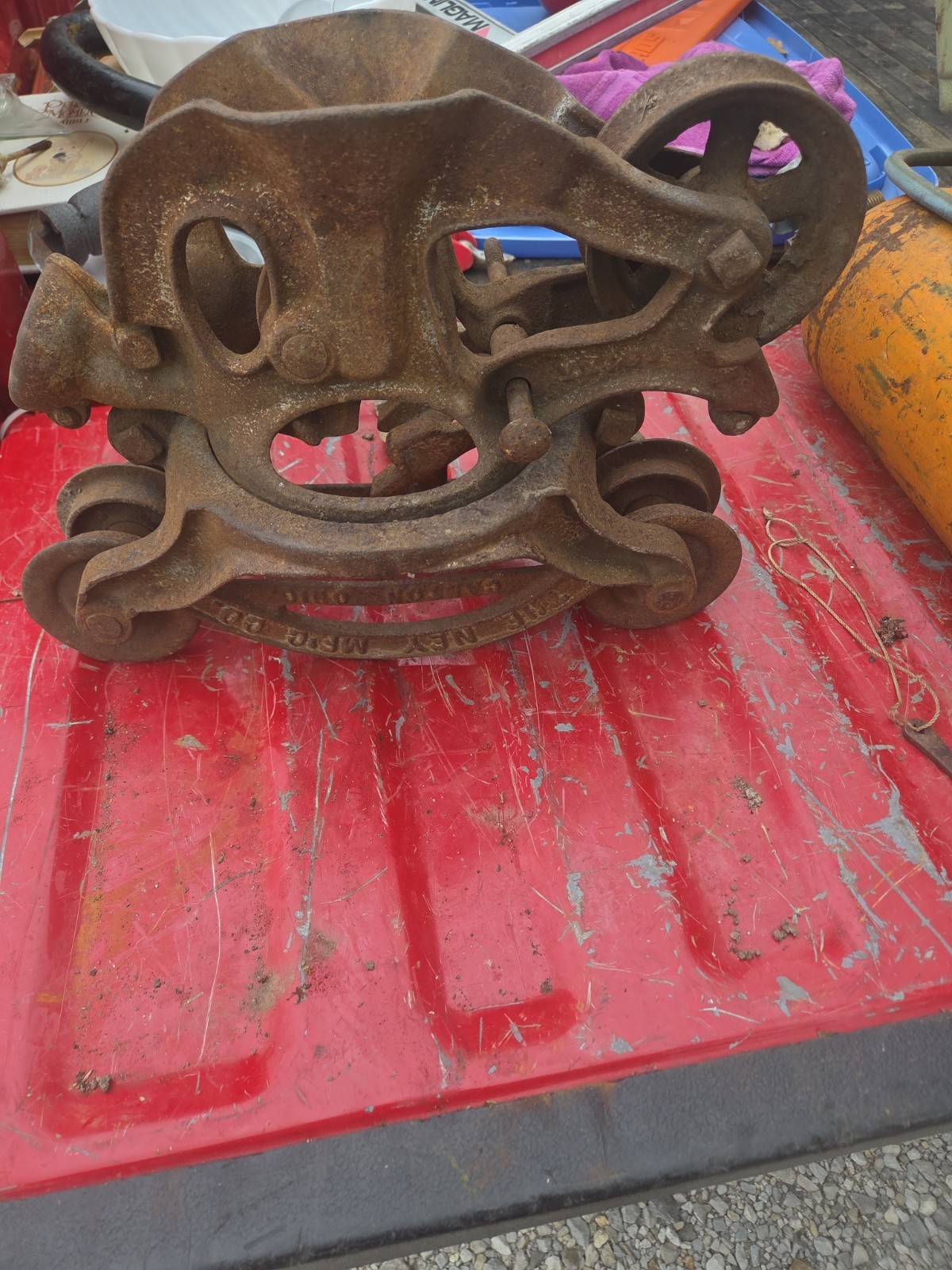 THE NEY MFG CO CAST IRON HAY BARN TROLLEY CARRIER SEE PHOTO DESCRIPTION